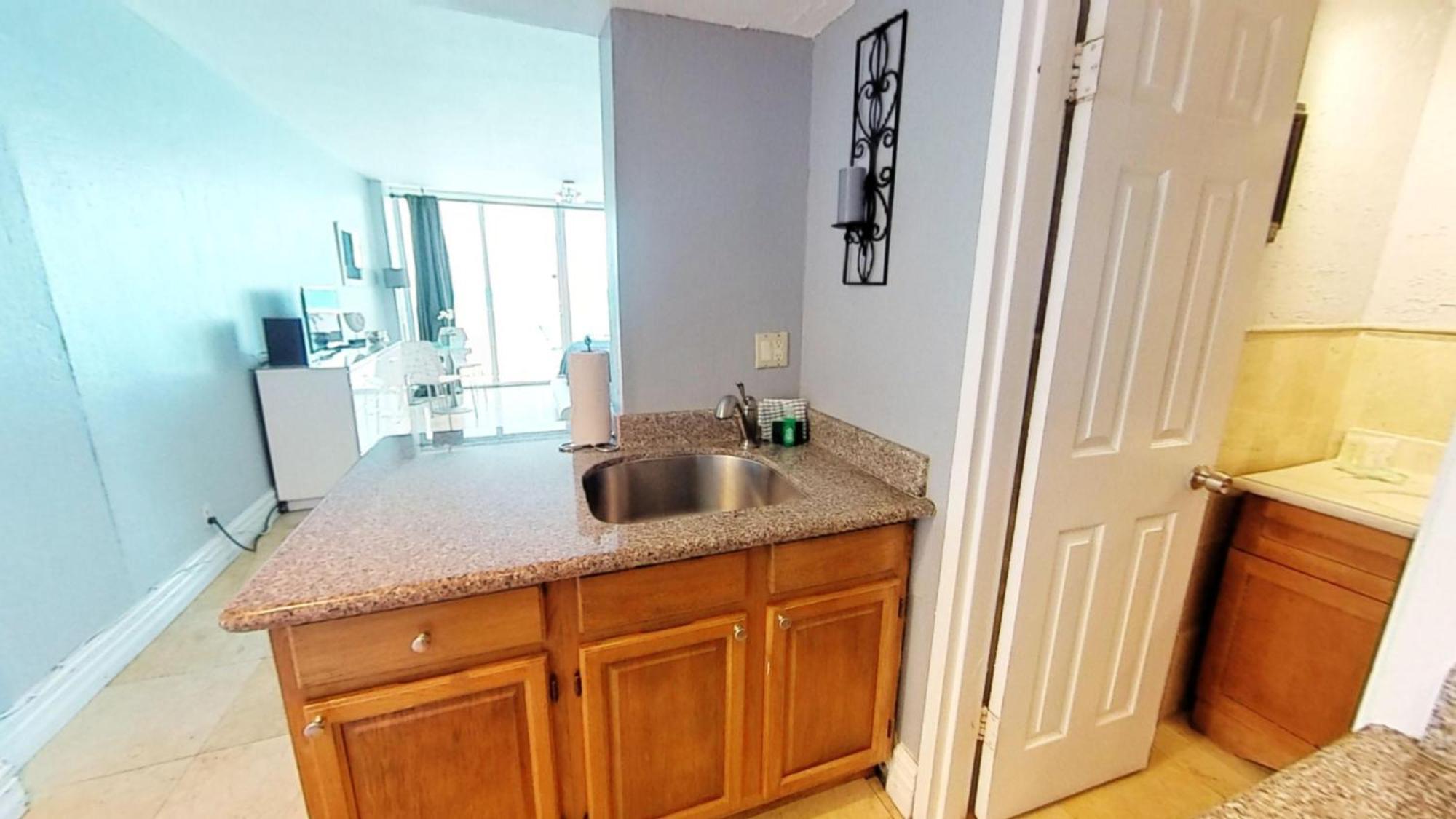 Castle 828 Oceanfront View With Balcony, Pool, Tennis, Beach Access And Free Parking! Miami Beach Eksteriør bilde